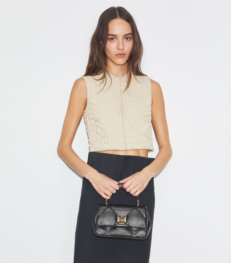 Tory Burch designer borse a spalla Borsa Kira con trapuntatura a trapezio e manico superiore in Black additional on model
