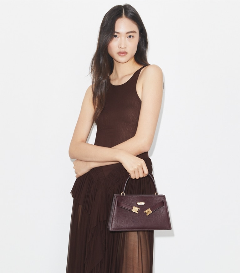 Tory Burch designer mini bags Borsa Mini Lee Radziwill in pelle martellata con manico superiore in Dark Carmine angle