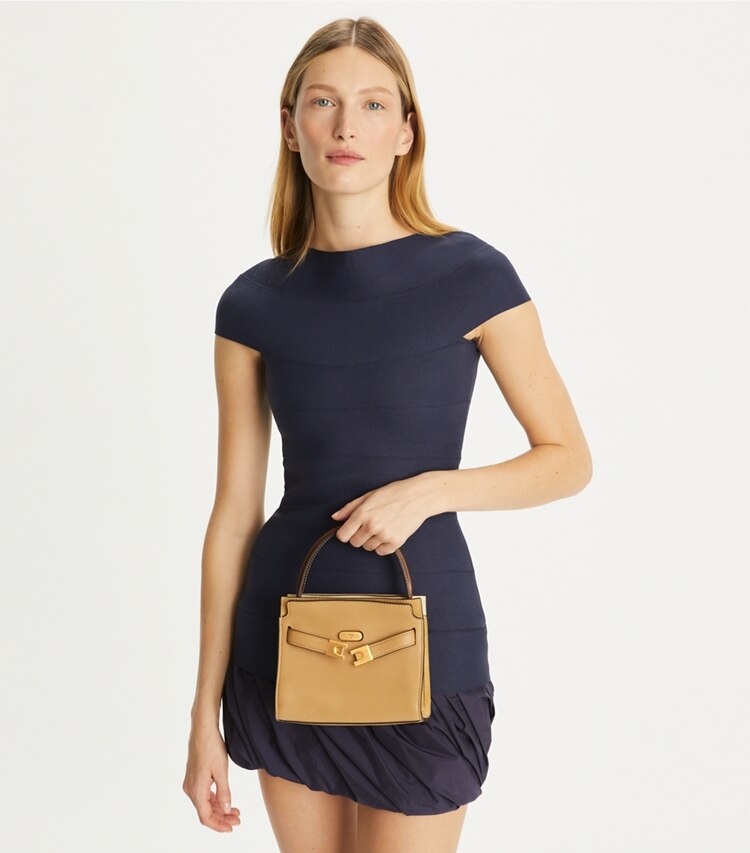 Tory Burch designer borse a spalla Borsa Petite Double Lee Radziwill in Ginger Shortbread accessory on model