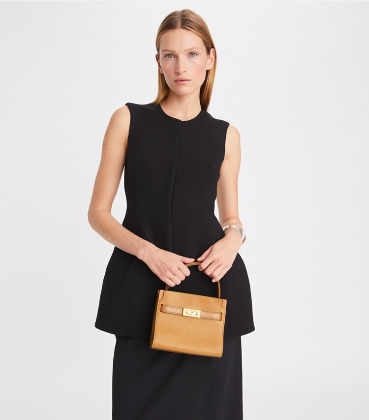 Tory Burch designer borse a spalla Borsa Petite Double Lee Radziwill in Tiramisu accessory on model