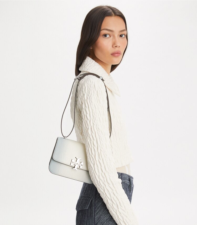 Tory Burch designer borse a tracolla Borsa piccola Eleanor in Blanc accessory on model