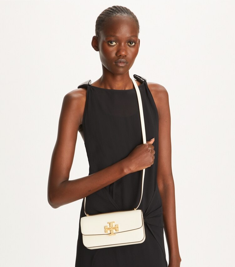 Tory Burch designer borse a tracolla Borsa piccola Eleanor rettangolare in Warm White additional on model