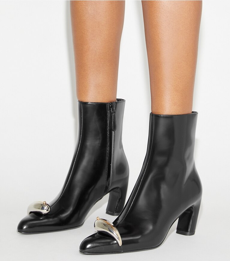 Tory Burch diseñador botines Botín con tacón Pierced en PERFECT BLACK / SILVER accesorio en modelo