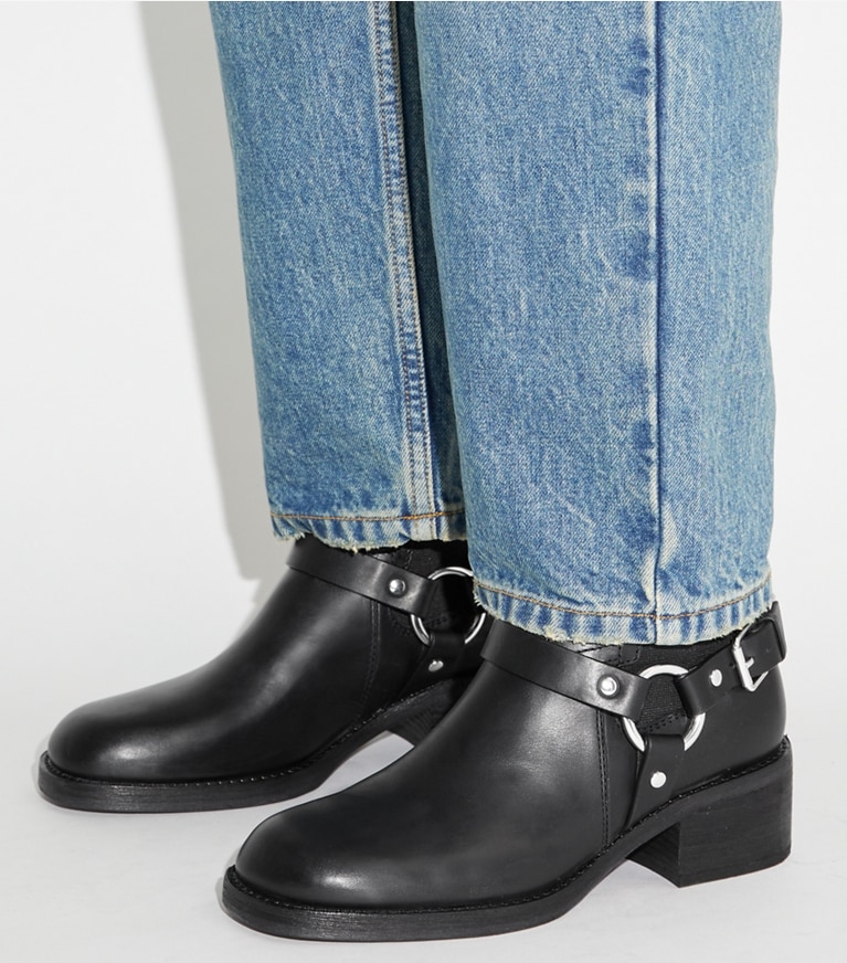 Tory Burch diseñador botines Bota Moto en PERFECT BLACK adicional en modelo