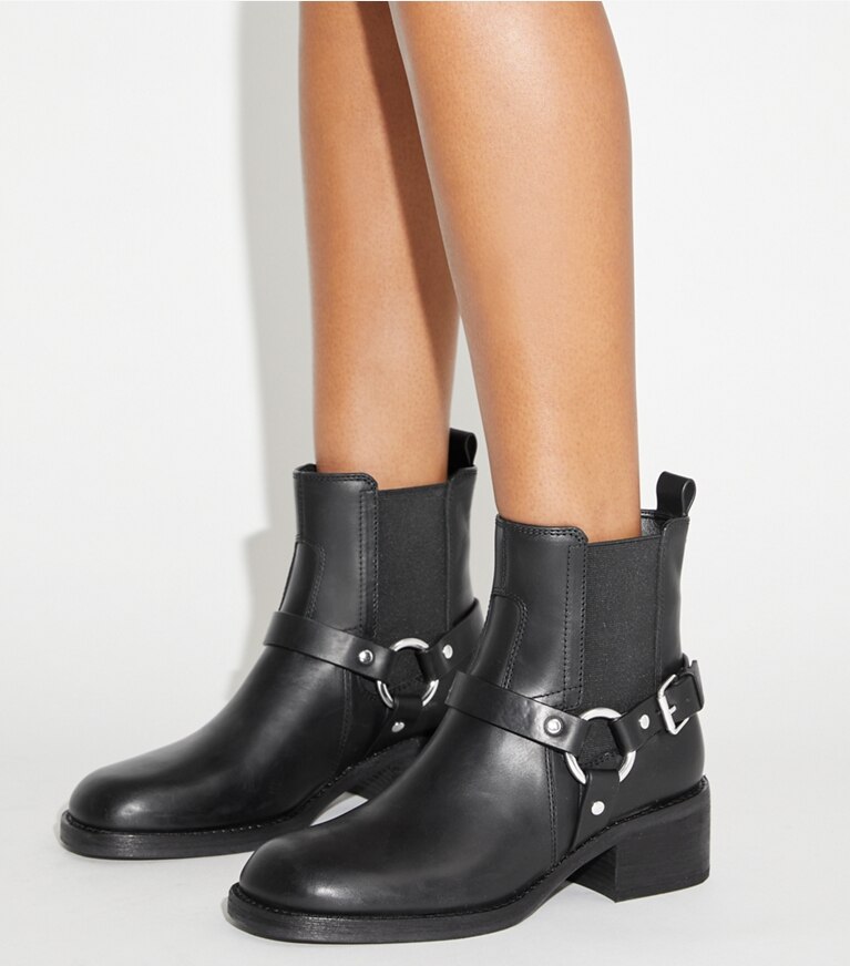 Tory Burch designer bottines Botte moto dans PERFECT BLACK accessoire sur le modèle
