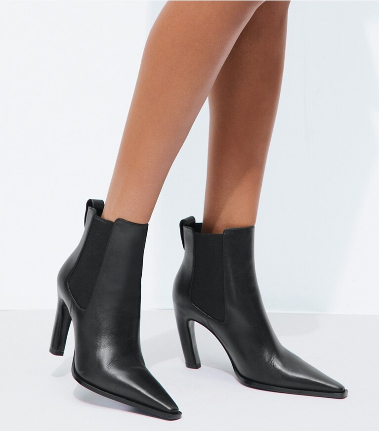 Tory Burch designer bottines Bottine à talon Chelsea Romy dans PERFECT BLACK accessoire sur le modèle