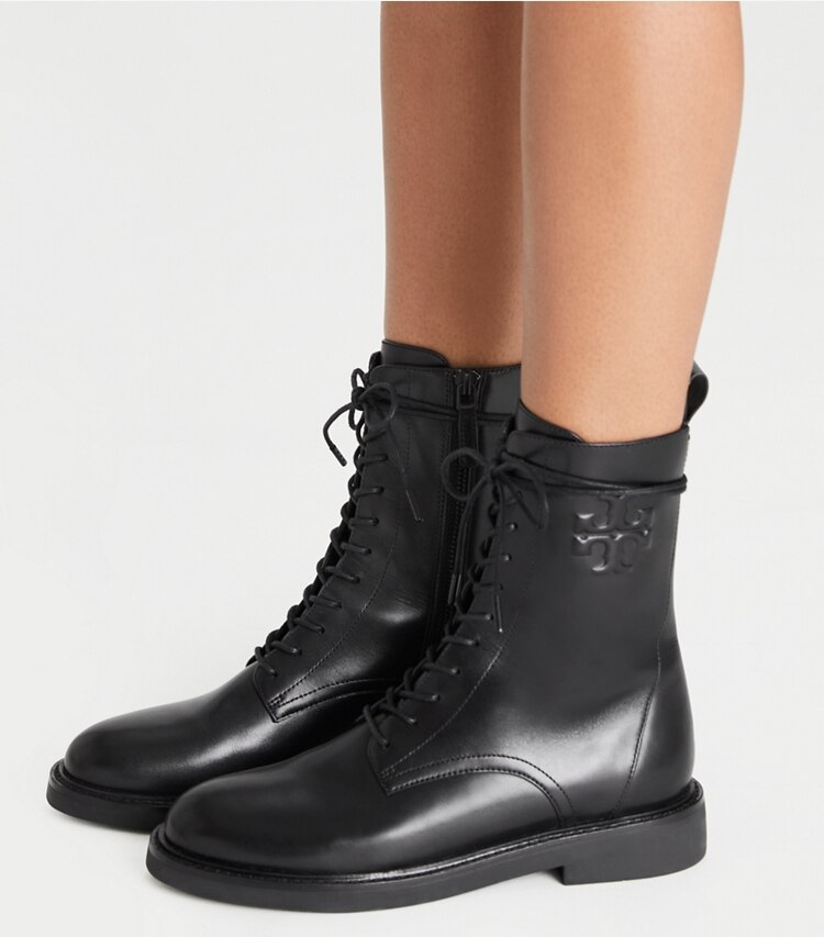 Tory Burch designer bottines Bottines rangers à Double T in PERFECT BLACK accessory on model