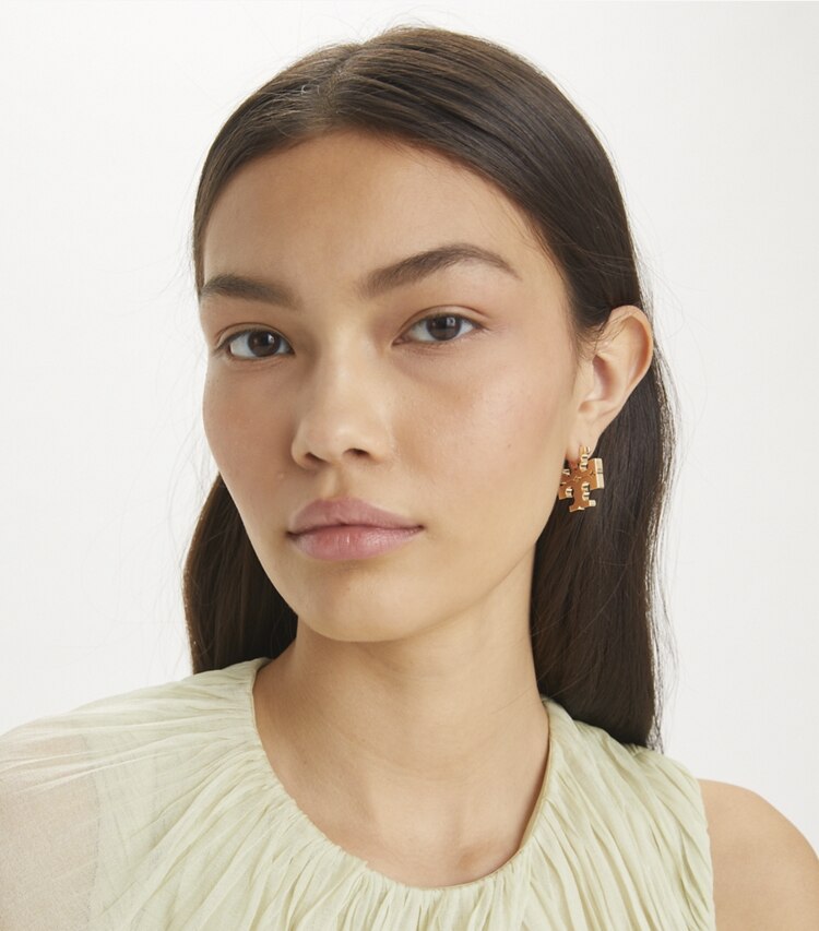 Tory Burch designer boucles d'oreilles Boucle d’oreille Eleanor Hidden in Tory Gold accessory on model