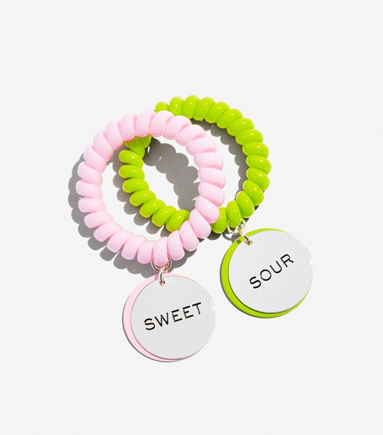 Tory Burch designer bracciali Bracciale Locker Room x BonBon in BonBon Pink editorial