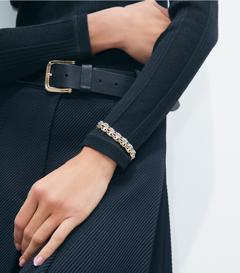 Tory Burch designer bracciali Bracciale sottile Gemini Link in Light Brass additional on model