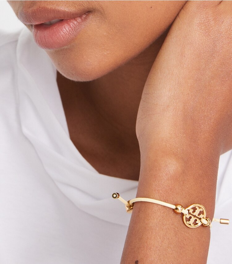 Tory Burch designer bracelets Bracelet coulissant Miller in Tory Silver / Blue accessory on model