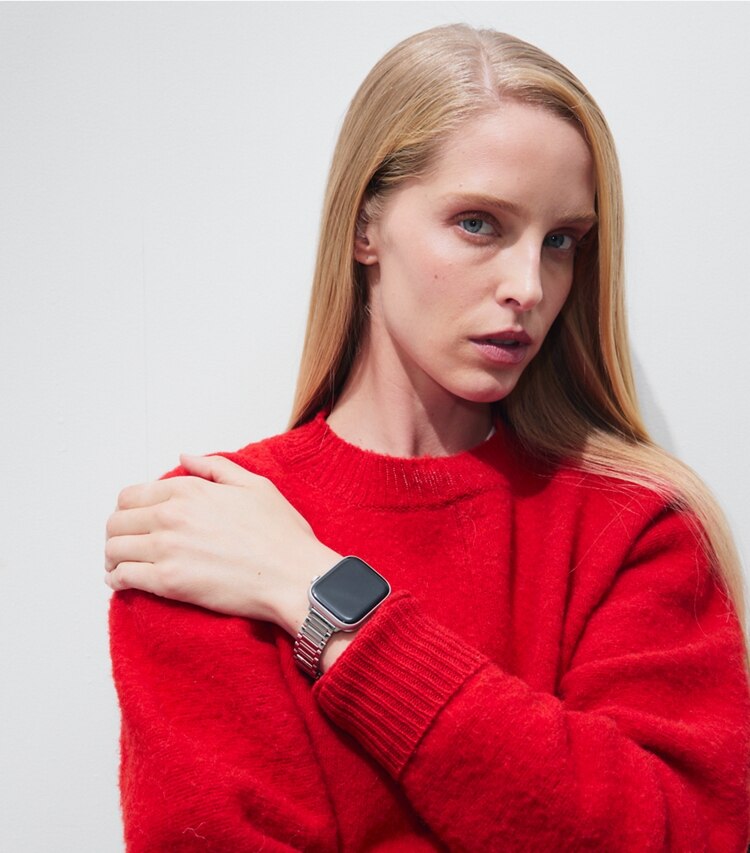 Tory Burch designer montres électroniques Bracelet Kira pour Apple Watch® dans SILVER accessoire sur le modèle