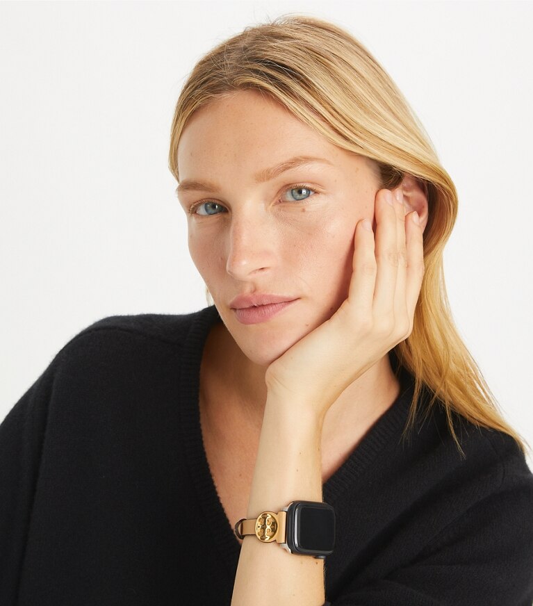 Tory Burch designer montres électroniques Bracelet Miller pour Apple Watch® dans Tiramisu accessoire sur le modèle
