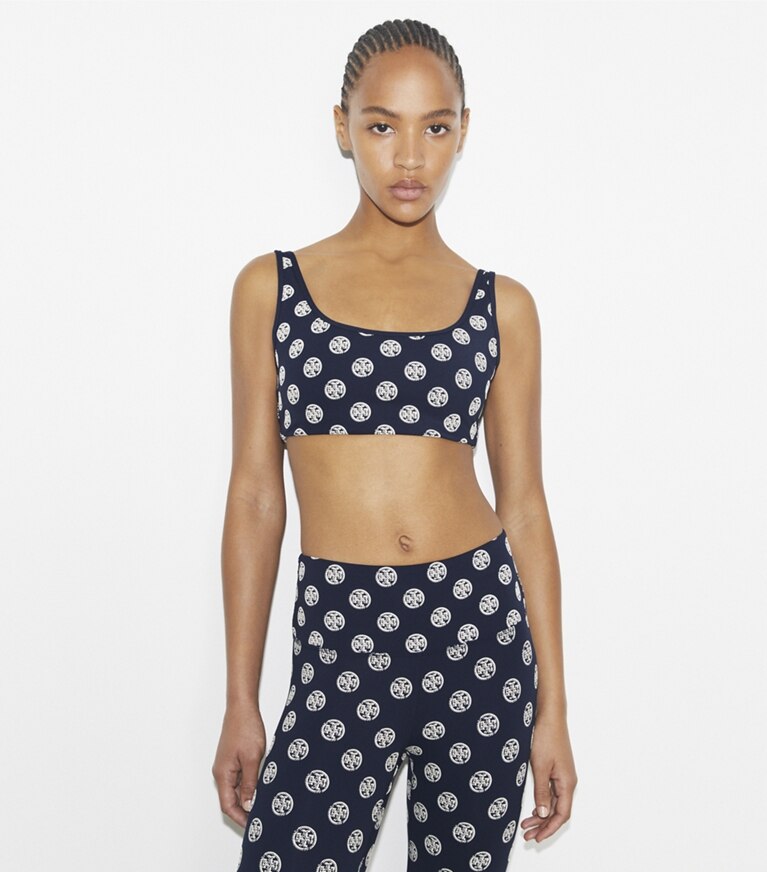 Tory Burch designer soutiens-gorge sport Brassière Compression à encolure large T Monogram in Tory Navy Engraved Logo front