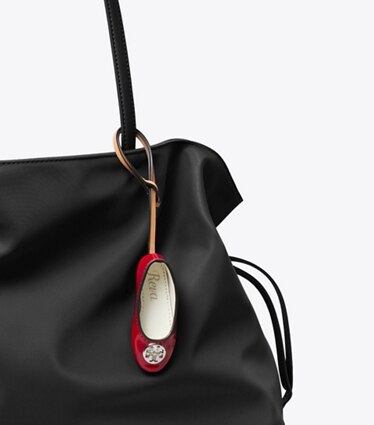 Tory Burch designer bijoux de sac et porte-clés Breloque pour sac ballerine Reva dans Toucan Red / Silver détails