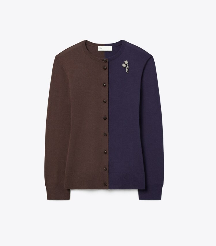 Tory Burch diseñador suéteres Cárdigan de lana con bloque de color y broche en Dark Brown / Deep Blue frente