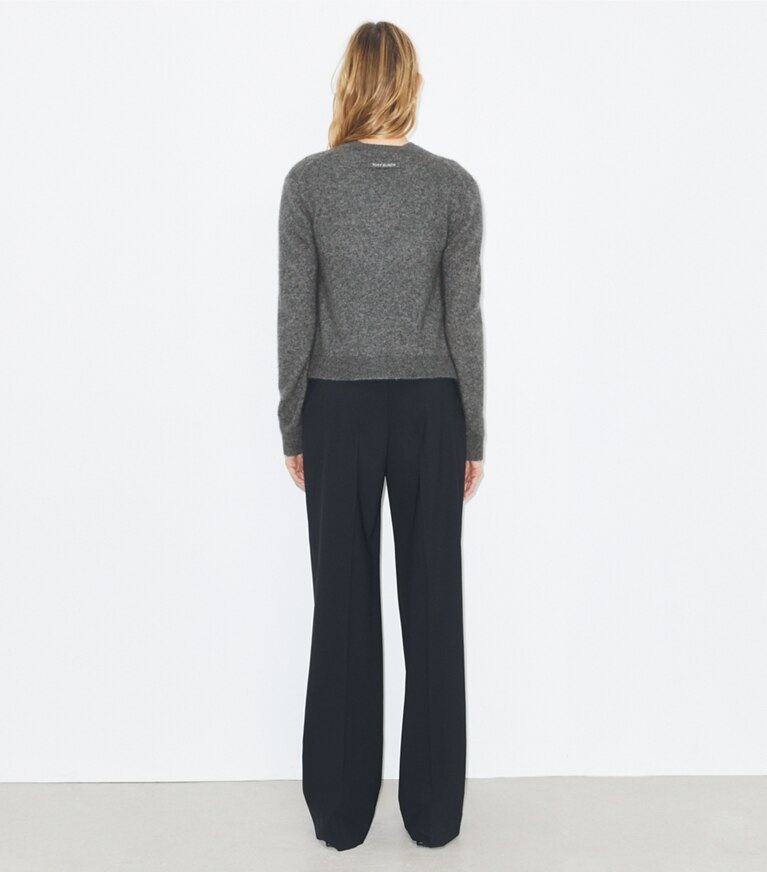 Tory Burch diseñador suéteres Cárdigan de seda y cachemira en Gray parte posterior en modelo