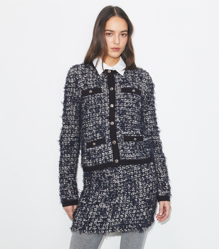 Tory Burch diseñador suéteres Cárdigan de tweed Kendra en Navy / Ivory detalle en modelo