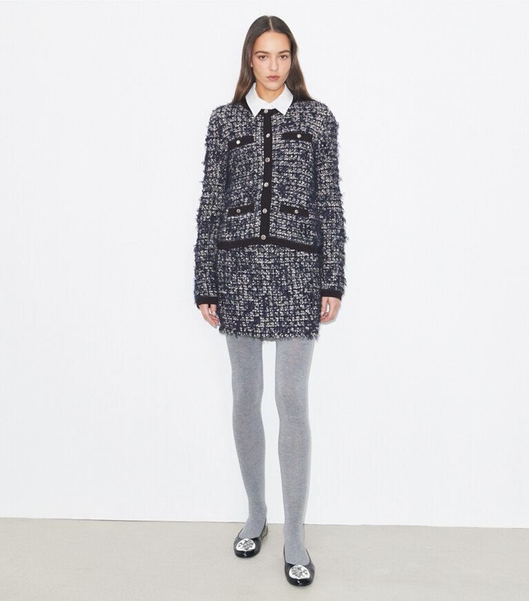Tory Burch diseñador suéteres Cárdigan de tweed Kendra en Navy / Ivory frente en modelo