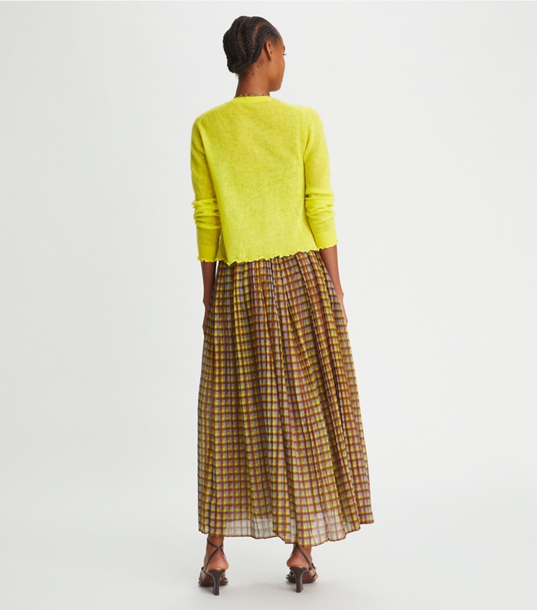 Tory Burch diseñador suéteres Cárdigan transparente de cuello redondo en Summer Citrus en el modelo (espalda)