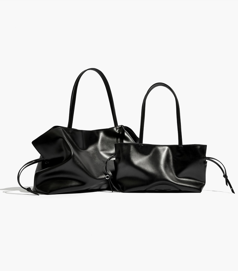 Tory Burch designer cabas Cabas à cordons de serrage Ella natuura™ in Black angle