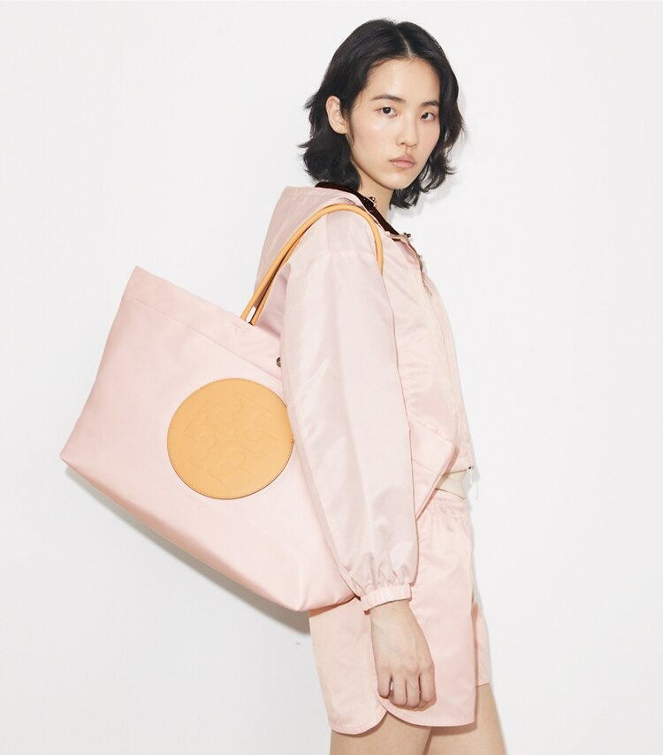 Tory Burch designer cabas Cabas Ella Twist in ROSE MIST accessory on model