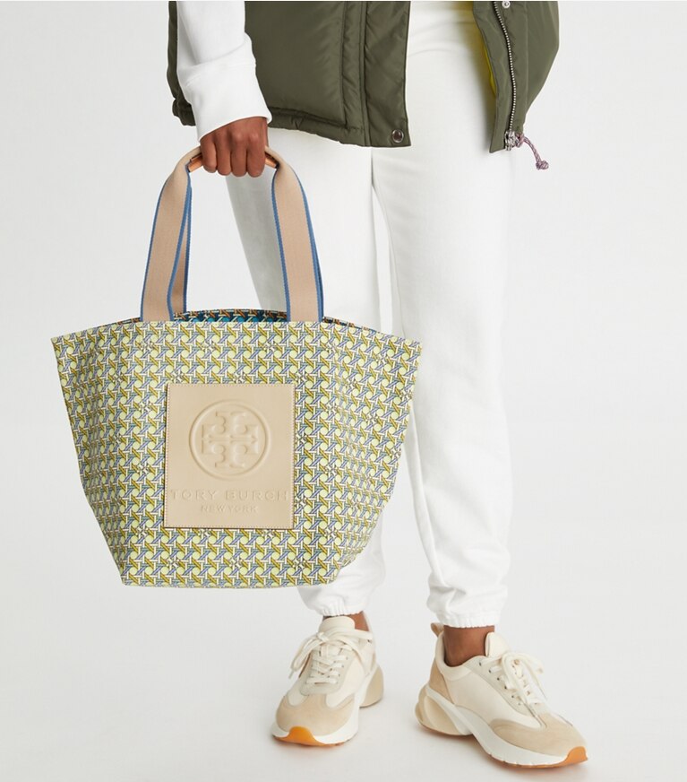 Tory Burch designer cabas Cabas réversible Ella dans ACID LEMON BASKET-WEAVE accessoire sur le modèle