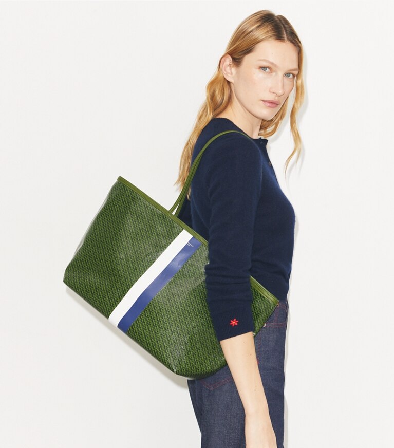 Tory Burch designer cabas Cabas Racer in Green Printed accessory on model