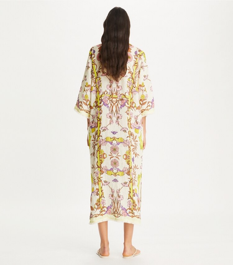 Tory Burch designer robes Caftan en gaze de lin imprimé dans Chartreuse Field Convo sur modèle, de dos