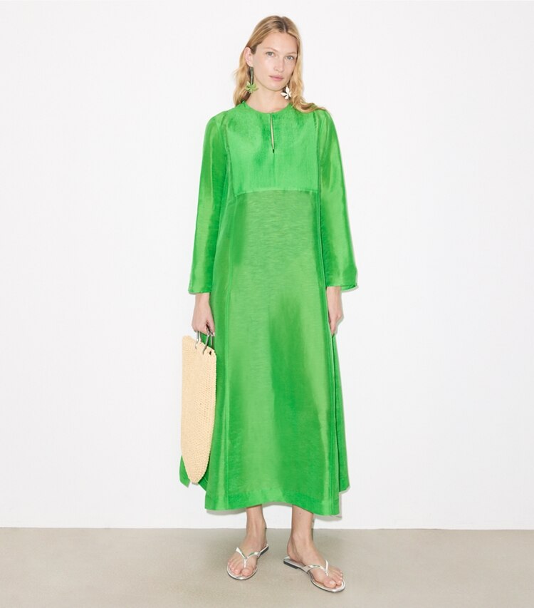 Tory Burch designer paréos Caftan long en lin in Bright Green sur mannequin, devant