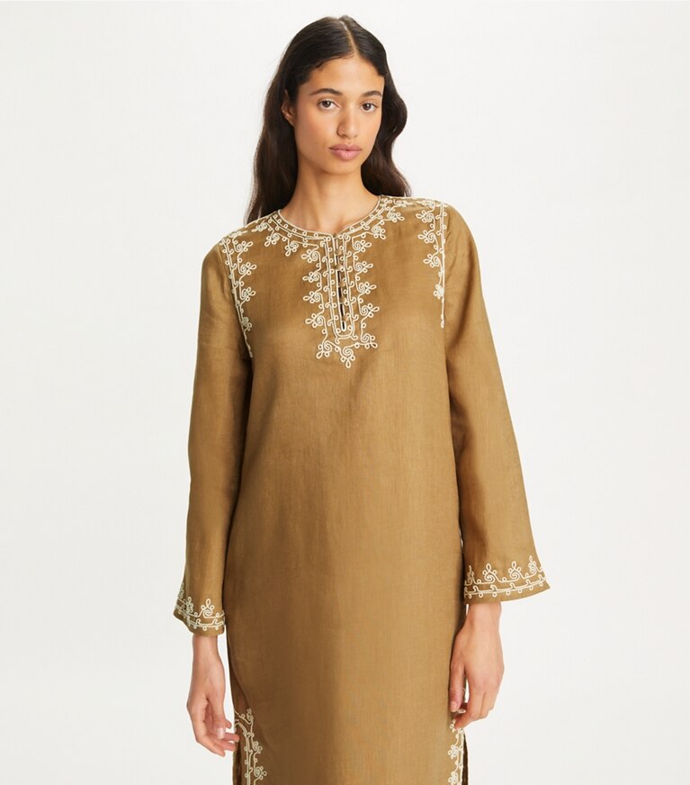 Tory Burch designer paréos Caftan orné dans Warm Nutmeg détail sur modèle