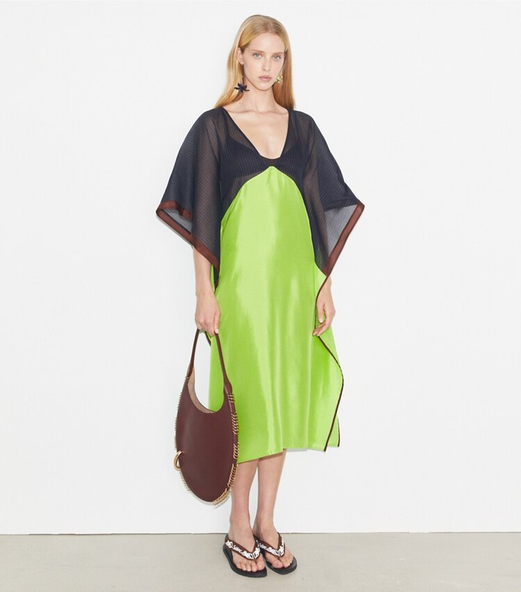 Tory Burch designer copricostume Caftano in seta in Navy parte anteriore su modella