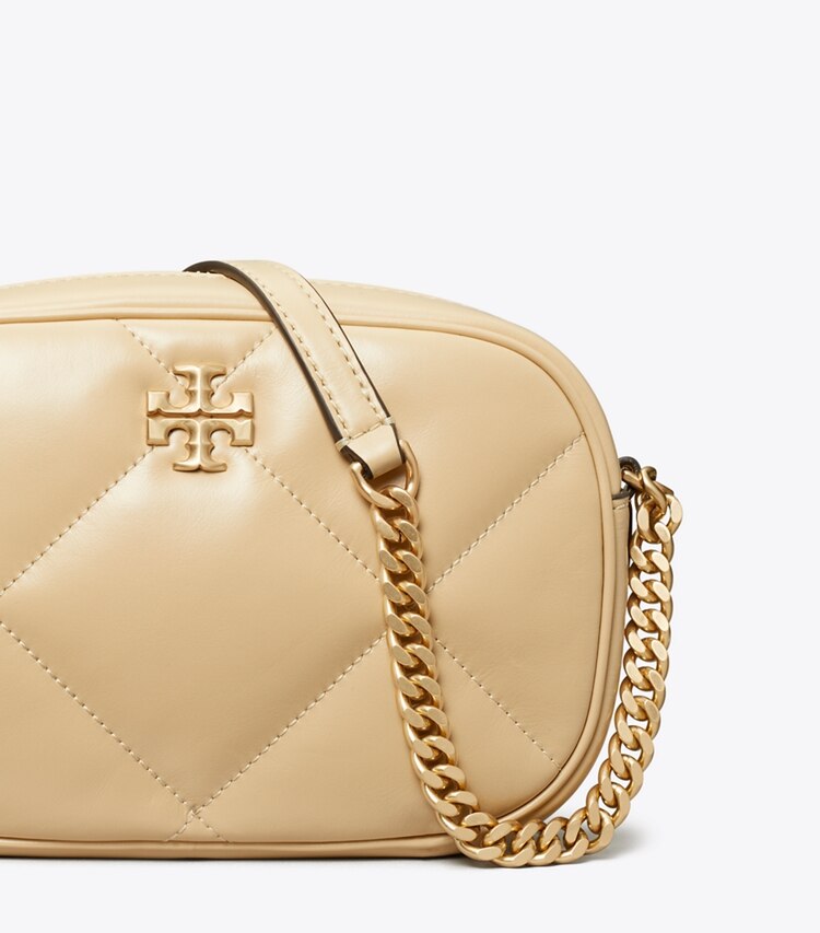 Tory Burch designer borse a spalla Camera bag Kira con trapuntatura a diamante in Soft Serve dettaglio