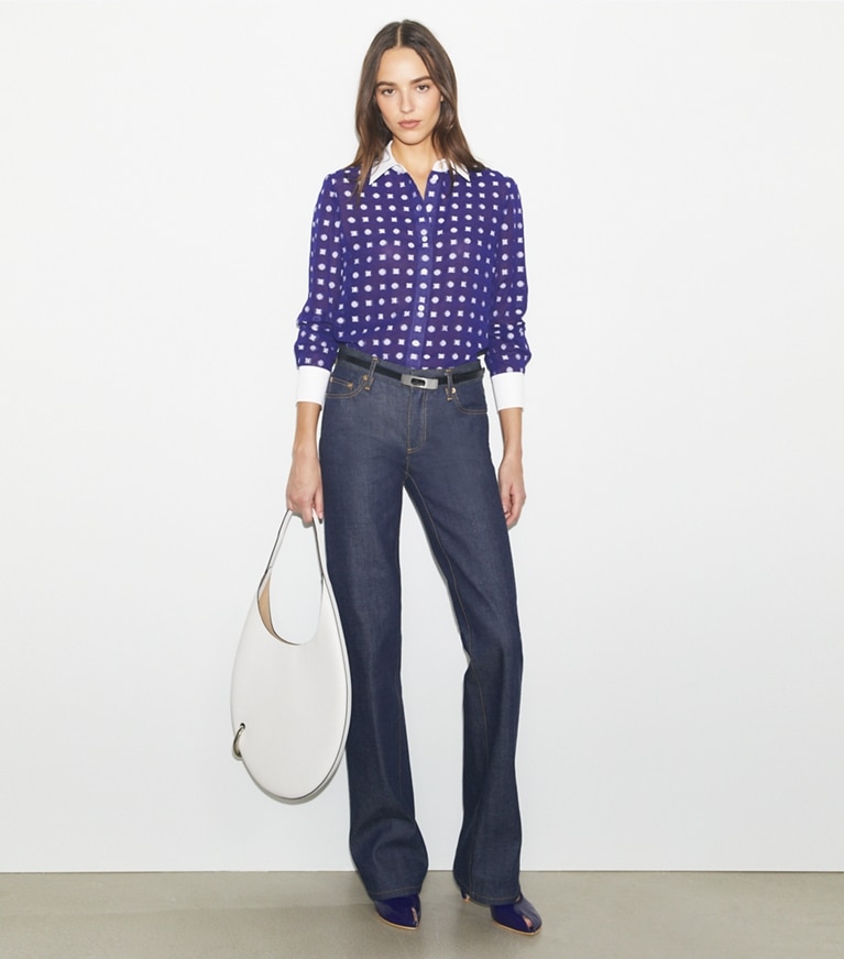 Tory Burch designer tops Camicia jacquard color-block in Ballpoint Ink Nothing Ditsy parte anteriore su modella