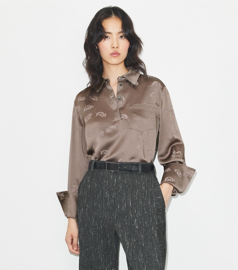 Tory Burch diseñador partes de arriba Camisa con puños de jacquard en Pale Mauve detalle en modelo