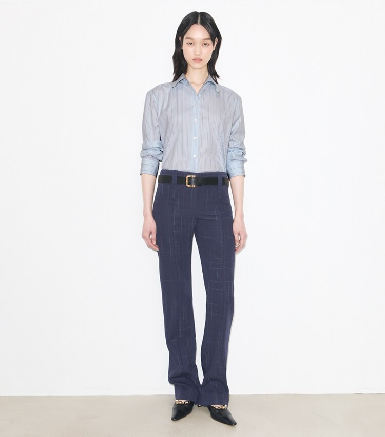 Tory Burch diseñador tops Camisa de algodón a rayas en Blue Stripe frente en modelo
