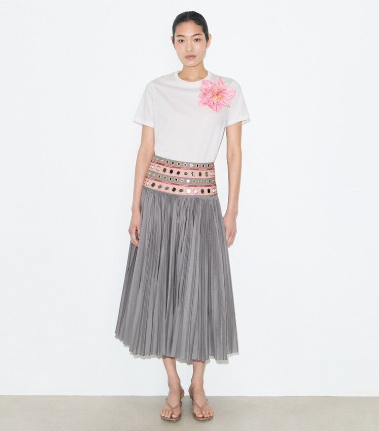 Tory Burch diseñador tops Camiseta de algodón con adornos en Snow White / Light Pink frente en modelo