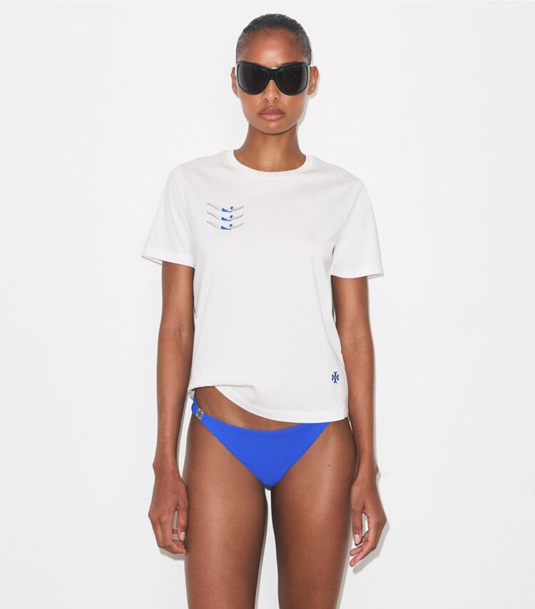 Tory Burch diseñador tops Camiseta de algodón Swimmers en White detalle en modelo