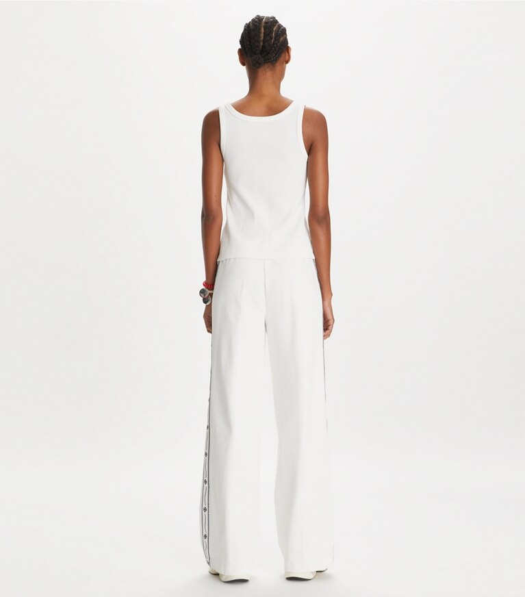 Tory Burch diseñador tops Camiseta de tirantes de algodón con cuello redondo en Snow White parte posterior en modelo