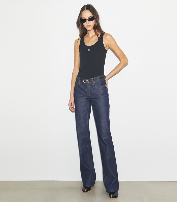 Tory Burch diseñador tops Camiseta de tirantes de algodón con escote redondo en Black adicional en el modelo