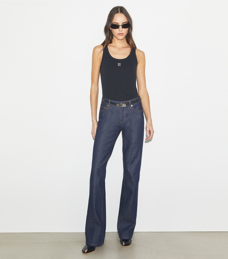 Tory Burch diseñador tops Camiseta de tirantes de algodón con escote redondo en Black en el modelo (frente)