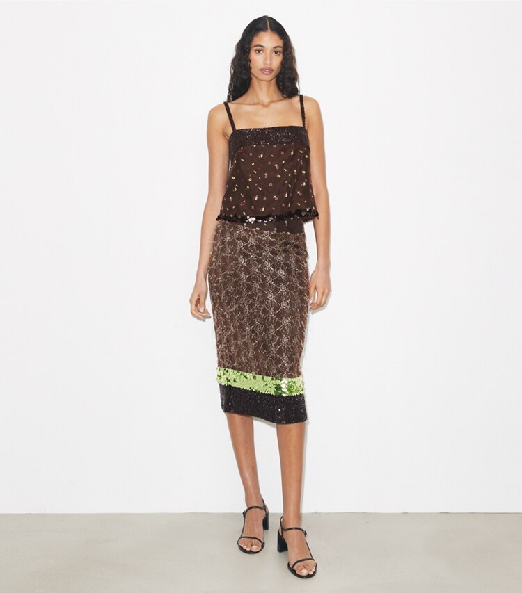 Tory Burch diseñador tops Camiseta sin mangas con adornos en Coffee frente en modelo