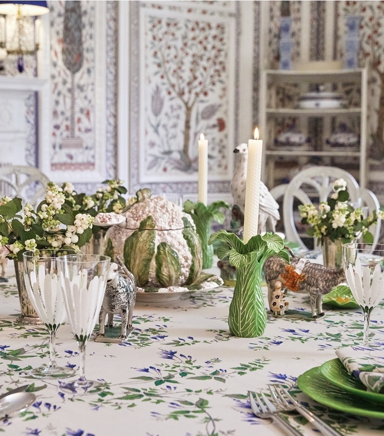 Tory Burch diseñador artículos de mesa & cristalería Candelabro de vajilla con borde ondulado, set de 2 en Green editorial