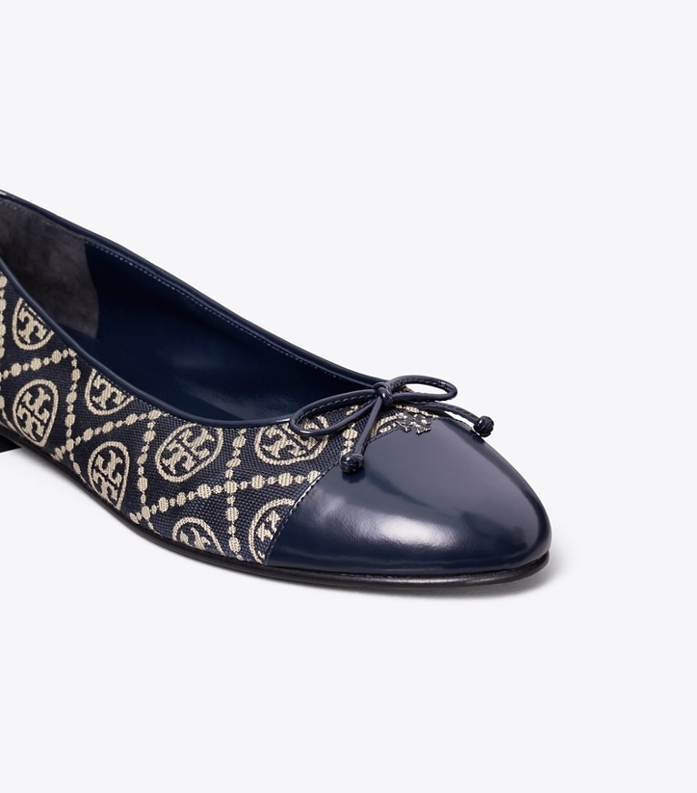 Tory Burch designer フラット キャップトゥ バレエ in NAVY T MONOGRAM / NAVY ディテール