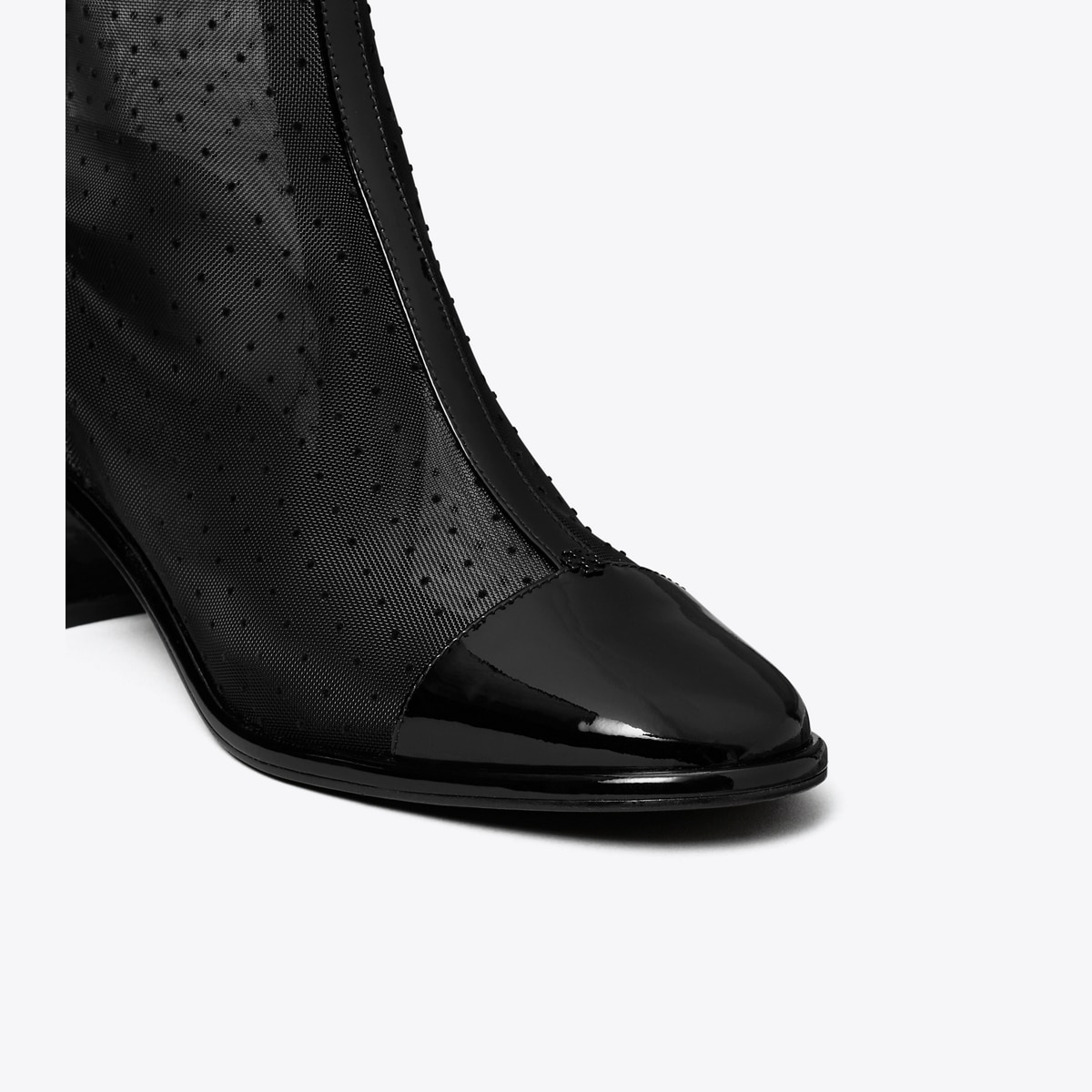 ショートブーツ・ブーティ TORY BURCH Woman Flat ankle boots Black 155810 006 Cap-Toe Low Heeled Ankle Boot: Women's Shoes | Ankle Boots