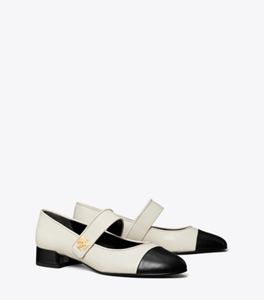 Tory Burch designer フラット キャップトゥ メリージェーン ワイド  in LIGHT CREAM / PERFECT BLACK angle