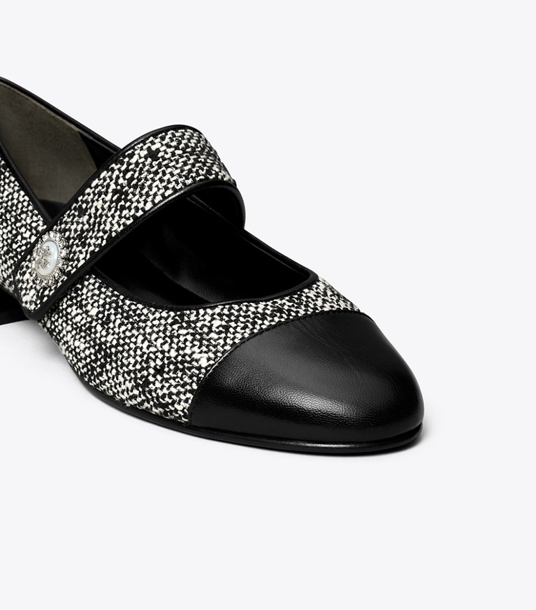Tory Burch designer フラット キャップトゥ メリージェーン ワイド in BLACK / IVORY angle
