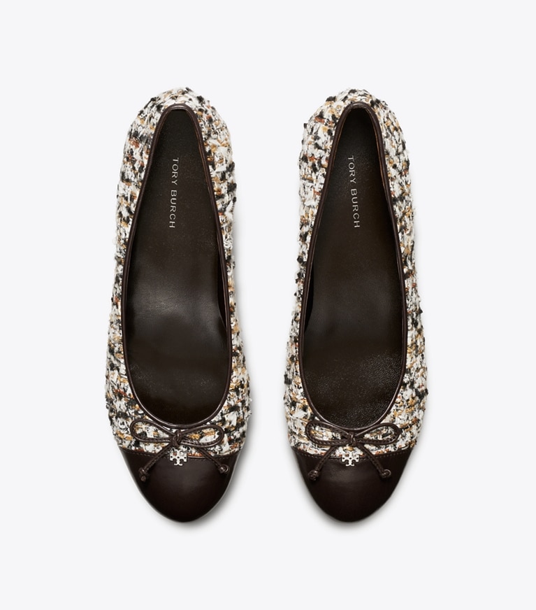Tory Burch designer heels Cap-Toe Pump in GRANOLA MULTI / PERFECT BLACK angle