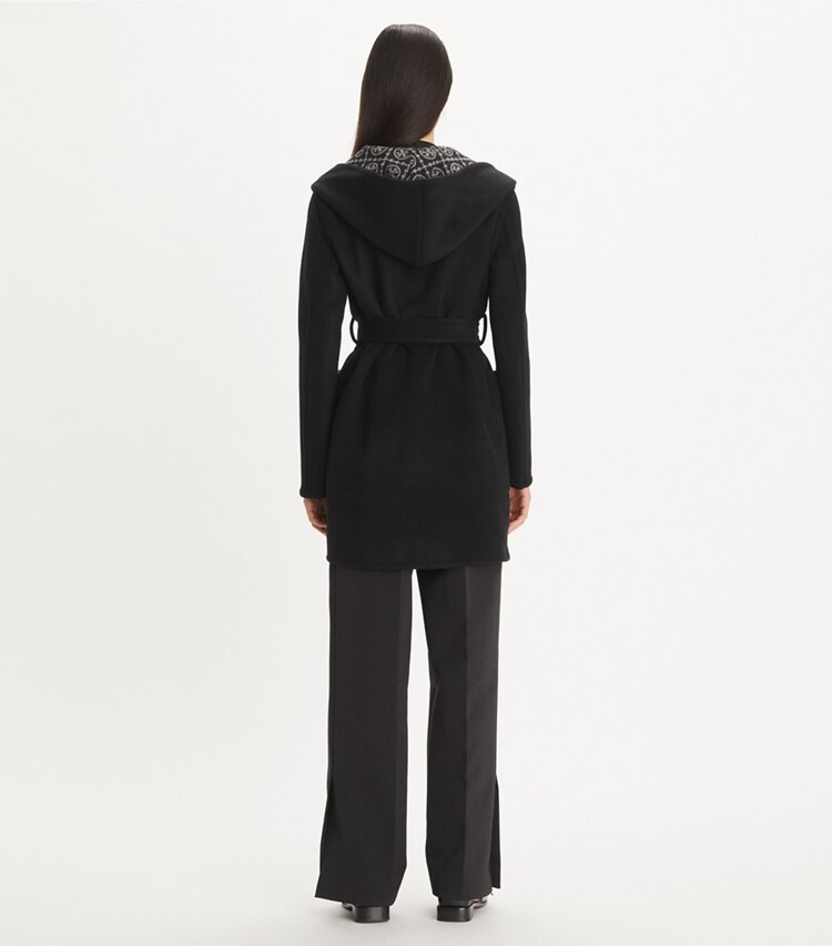 Tory Burch designer cappotti Cappotto in lana con cappuccio in Black/Gray T Monogram on model back