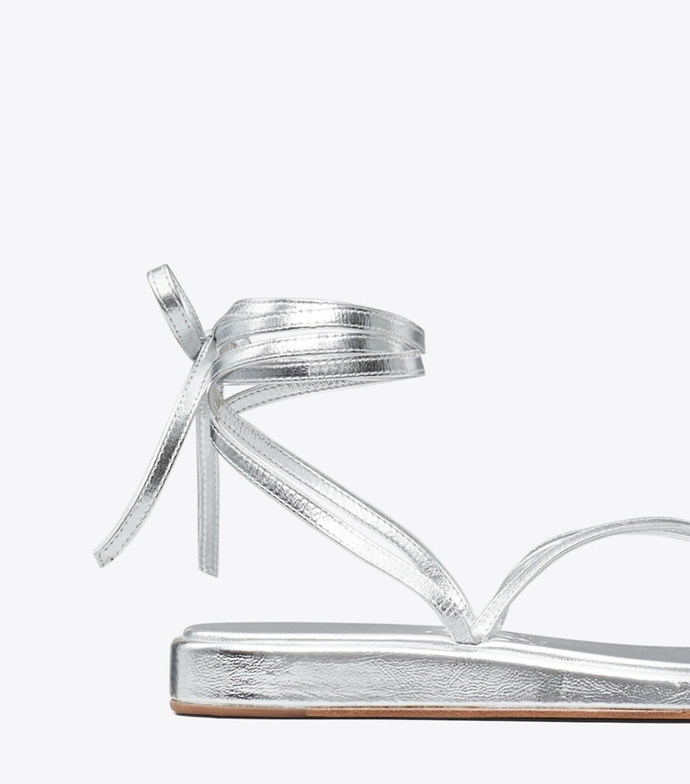 Tory Burch designer sandalen Capri Sandale mit Fesselbändern in SILVER angle